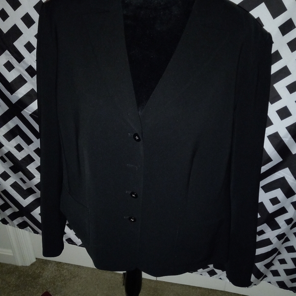 Blazer - Picture 2 of 4